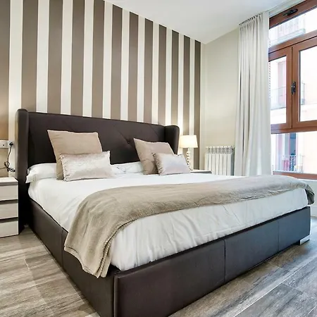 Apartamentos Cava Baja Madrid Exterior photo