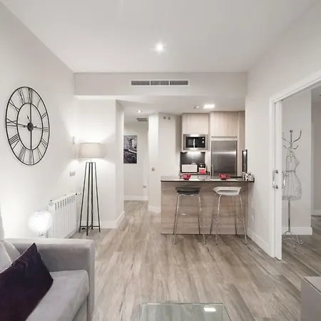 Apartamentos Cava Baja Madrid Exterior photo