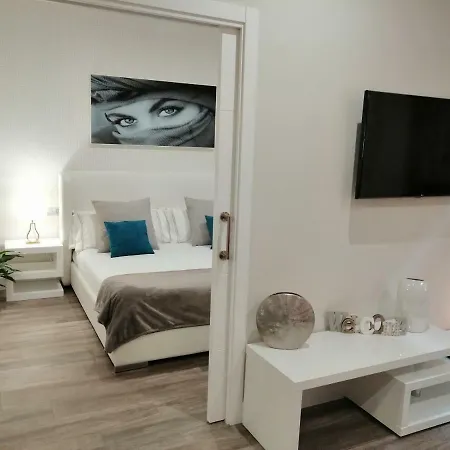 Apartamentos Cava Baja Madrid Exterior photo