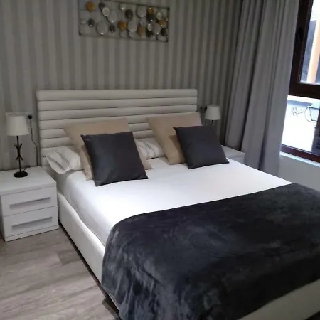 Apartamentos Cava Baja Madrid Exterior photo
