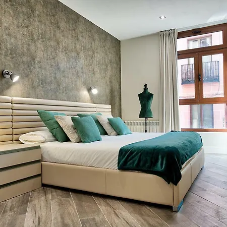 Apartamentos Cava Baja Madrid Exterior photo